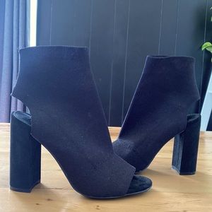Open heel pumps